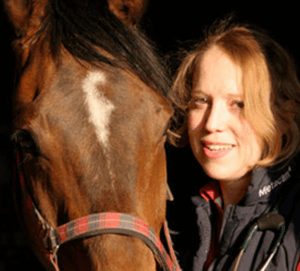 TA Sarah Dinklage Fachtierärztin für Pferde